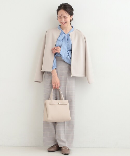 SHOO・LA・RUE（シューラルー）の「【セットアップ可/S－LL/なめらかタッチ】大人のきれいめスタイルに ノーカラージップブルゾン（ブルゾン・レディース・アイボリー/ネイビー/ナチュラル・04/03/02/01）」の6枚目の写真