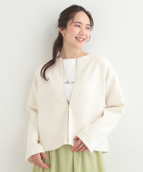 SHOO・LA・RUE（シューラルー）の「【セットアップ可/S－LL/なめらかタッチ】大人のきれいめスタイルに ノーカラージップブルゾン（ブルゾン・レディース・アイボリー/ネイビー/ナチュラル・04/03/02/01）」の8枚目の写真