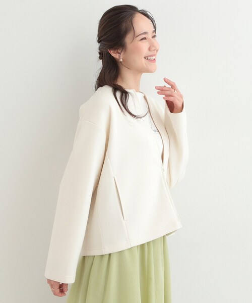 SHOO・LA・RUE（シューラルー）の「【セットアップ可/S－LL/なめらかタッチ】大人のきれいめスタイルに ノーカラージップブルゾン（ブルゾン・レディース・アイボリー/ネイビー/ナチュラル・04/03/02/01）」の9枚目の写真