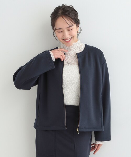 SHOO・LA・RUE（シューラルー）の「【セットアップ可/S－LL/なめらかタッチ】大人のきれいめスタイルに ノーカラージップブルゾン（ブルゾン・レディース・アイボリー/ネイビー/ナチュラル・04/03/02/01）」の12枚目の写真