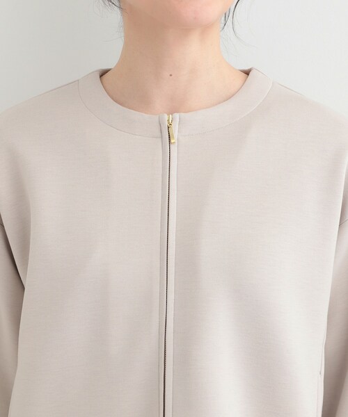 SHOO・LA・RUE（シューラルー）の「【セットアップ可/S－LL/なめらかタッチ】大人のきれいめスタイルに ノーカラージップブルゾン（ブルゾン・レディース・アイボリー/ネイビー/ナチュラル・04/03/02/01）」の19枚目の写真