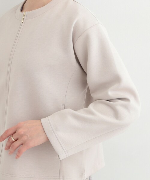 SHOO・LA・RUE（シューラルー）の「【セットアップ可/S－LL/なめらかタッチ】大人のきれいめスタイルに ノーカラージップブルゾン（ブルゾン・レディース・アイボリー/ネイビー/ナチュラル・04/03/02/01）」の20枚目の写真