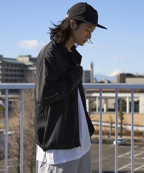 Firsthand(ファーストハンド)の「Firsthand/ファーストハンド スピンドル ストライプ シャツ ジャケット / セットアップ対応(シャツ/ブラウス・メンズ・チャコールグレー/グレー/ベージュ/ブラック・MEDIUM/LARGE)」の13枚目の写真