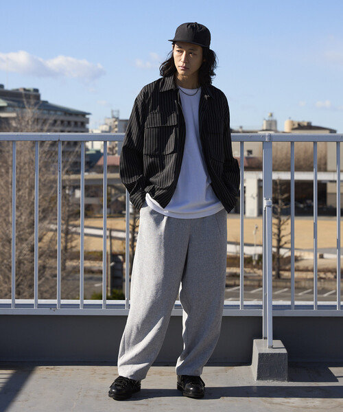 Firsthand(ファーストハンド)の「Firsthand/ファーストハンド スピンドル ストライプ シャツ ジャケット / セットアップ対応(シャツ/ブラウス・メンズ・チャコールグレー/グレー/ベージュ/ブラック・MEDIUM/LARGE)」の21枚目の写真