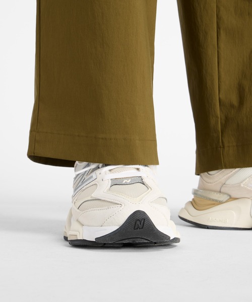 NEW BALANCE(ニューバランス)の「NB GREY ワイドパンツ(スウェットパンツ・メンズ・カーキブラウン/ブラック・MEDIUM/LARGE/X-LARGE/XX-LARGE/SMALL)」の13枚目の写真
