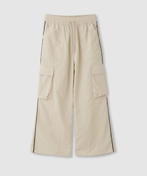 NAVY(ネイビー)の「NAVY サイドパイピング ナイロンカーゴパンツ(カーゴパンツ・キッズ・サックスブルー/カーキ/アイボリー/ブラック・120cm/160cm/150cm/140cm/130cm)」の22枚目の写真
