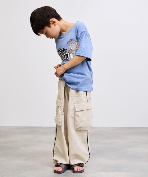 NAVY(ネイビー)の「NAVY サイドパイピング ナイロンカーゴパンツ(カーゴパンツ・キッズ・サックスブルー/カーキ/アイボリー/ブラック・120cm/160cm/150cm/140cm/130cm)」の19枚目の写真