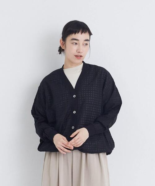 conges payes ADIEU TRISTESSE(コンジェ ペイエ アデュートリステス)の「シャーリングカーディガンシャツ(カーディガン/ボレロ・レディース・ベージュ系その他/ブルー系その他/ブラック系その他・38)」の21枚目の写真