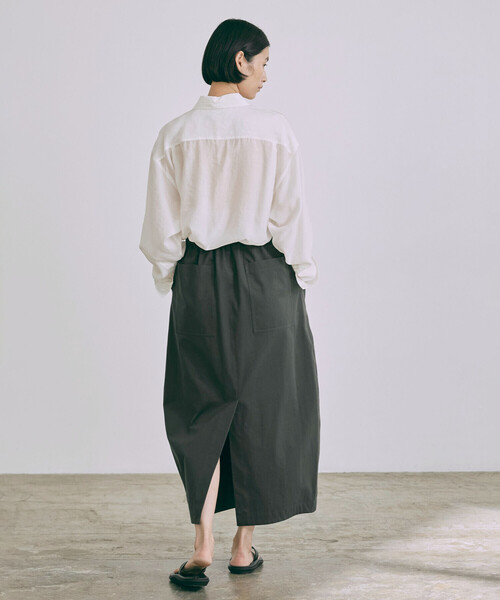nicholson&nicholson（ニコルソンアンドニコルソン）の「nicholson & nicholson | チノ ロングスカート WOMEN（スカート・レディース・チャコール/カーキ・36）」の15枚目の写真