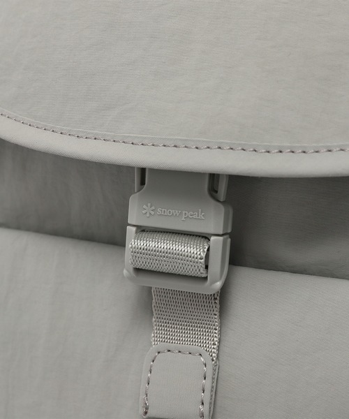 Snow Peak（スノーピーク）の「Snow Peak / Cample Mini Backpackキャンプル ミニ バックパック 海外限定（ショルダーバッグ・レディース・ライトベージュ/ブラック/コーラルピンク・ONE SIZE）」の10枚目の写真