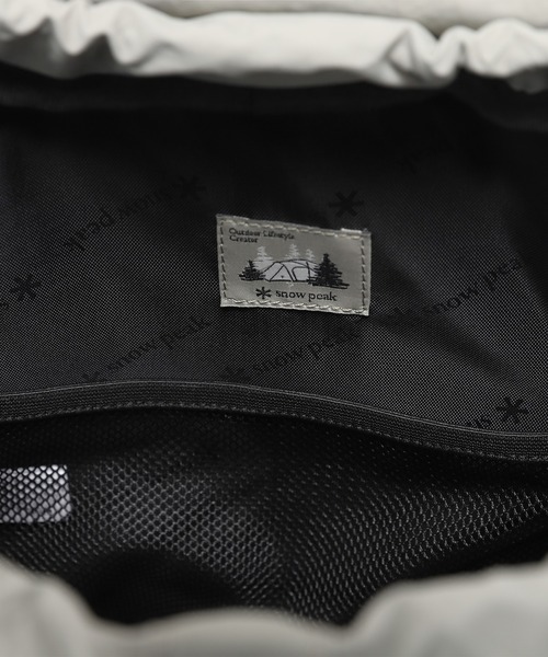 Snow Peak（スノーピーク）の「Snow Peak / Cample Mini Backpackキャンプル ミニ バックパック 海外限定（ショルダーバッグ・レディース・ライトベージュ/ブラック/コーラルピンク・ONE SIZE）」の9枚目の写真