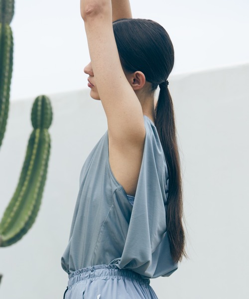 Julier Yoga and Relax（ジュリエヨガアンドリラックス）の「Julier マイクロ天竺タックプルオーバー（タンクトップ・レディース・ブラック/ホワイト/ブラウン/ライトブルーグレー・FREE）」の13枚目の写真