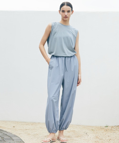 Julier Yoga and Relax（ジュリエヨガアンドリラックス）の「Julier マイクロ天竺タックプルオーバー（タンクトップ・レディース・ブラック/ホワイト/ブラウン/ライトブルーグレー・FREE）」の14枚目の写真