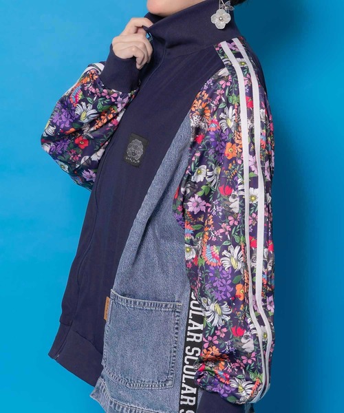 ScoLar（スカラー）の「161655：花ネコ柄ジャージ×デニム 異素材切替ブルゾン（ブルゾン・レディース・ネイビー・M）」の11枚目の写真