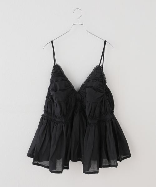 JOURNAL STANDARD relume(ジャーナルスタンダード レリューム)の「【crinkle crinkle crinkle】 frill gather volume camisole(シャツ/ブラウス・レディース・ブラック/ベージュ・FREE)」の1枚目の写真