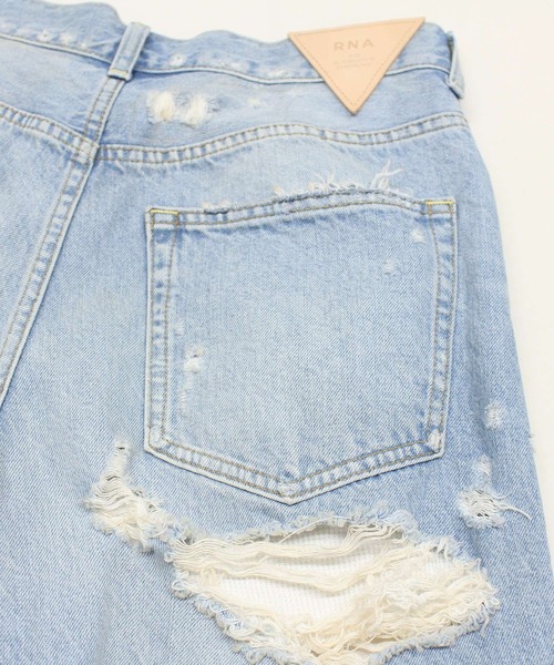 RNA（アールエヌエー）の「R4471 ダメージルーズクロップドパンツ（デニムパンツ・レディース・インディゴブルー・MEDIUM）」の11枚目の写真