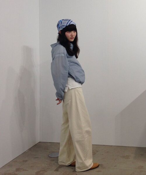 MUSINSA STANDARD WOMAN(ムシンサスタンダードウーマン)の「ウィメンズコットンカーブパンツ(5色)(その他パンツ・レディース・ベージュ/ブラック/クリーム/チャコールグレー/ブラウン・25/26/27/28/29/30/24)」の17枚目の写真