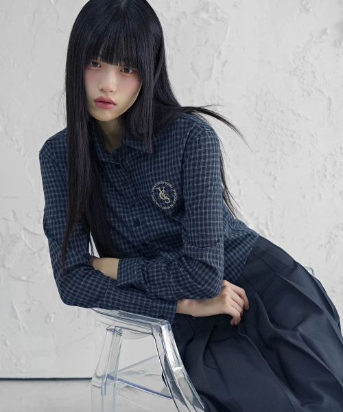 Vivacious(ビバシャス)の「ロールチェックシャツ NAVY(シャツ/ブラウス・レディース・ネイビー・SMALL/MEDIUM)」の2枚目の写真