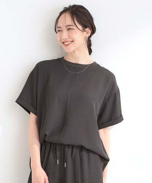 SHOO・LA・RUE(シューラルー)の「【ひんやり/UV/S-LL/セットアップ可】やみつきになる肌触り さらさらぷるんトップス(シャツ/ブラウス・レディース・ブラック/チャコールグレー/レンガ・01/04/03/02)」の11枚目の写真
