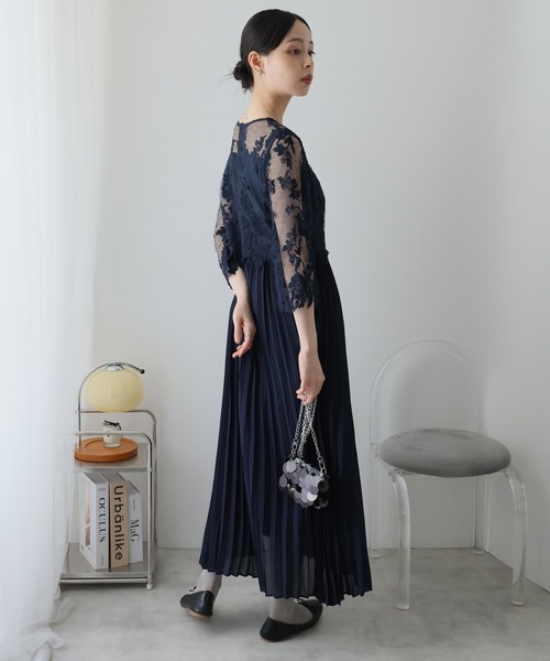 Doula Doula（ドゥーラドゥーラ）の「レース切り替えロングプリーツワンピース ドレス（ワンピース・レディース・ライトグレー/ダークグレー/モカ/パープル/ネイビー・M/L）」の6枚目の写真