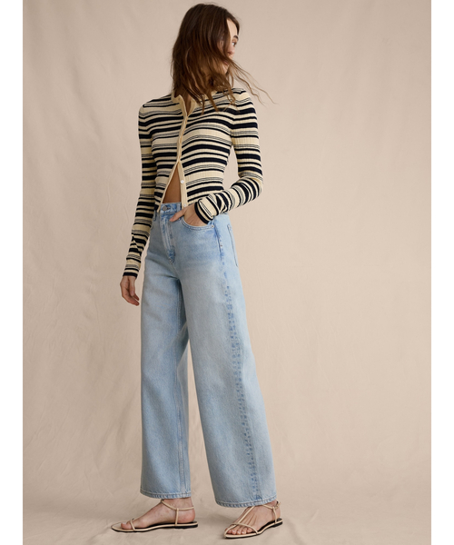 Banana Republic(バナナリパブリック)の「アイコン クラシック ワイドレッグ クロップ ジーンズ(デニムパンツ・レディース・ライトインディゴブルー・28/27/26/25/24)」の6枚目の写真