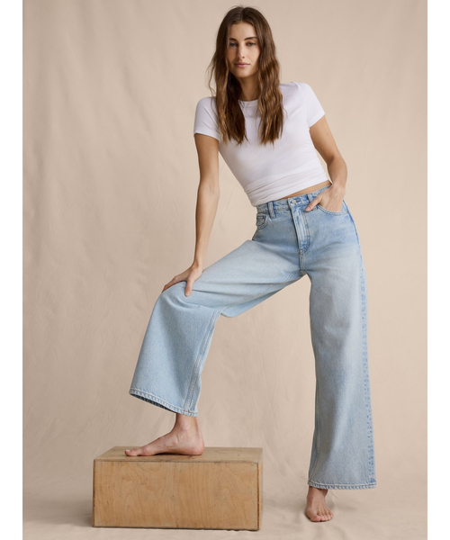 Banana Republic(バナナリパブリック)の「アイコン クラシック ワイドレッグ クロップ ジーンズ(デニムパンツ・レディース・ライトインディゴブルー・28/27/26/25/24)」の8枚目の写真