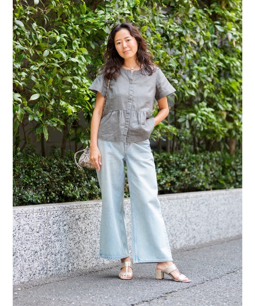 Banana Republic(バナナリパブリック)の「アイコン クラシック ワイドレッグ クロップ ジーンズ(デニムパンツ・レディース・ライトインディゴブルー・28/27/26/25/24)」の4枚目の写真