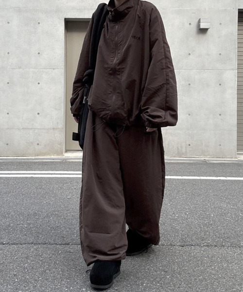 YACA(ヤーカ)の「Nylon Logo Track Jacket/ナイロンロゴトラックジャケット【unisex item】(ナイロンジャケット・レディース・ブラック/グレー/ブラウン・FREE)」の20枚目の写真