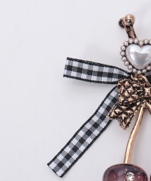 axes femme POETIQUE(アクシーズファムポエティック)の「チェリーリボン2wayピアス(イヤリング・レディース・ブラック/ブラウン・FREE)」の13枚目の写真