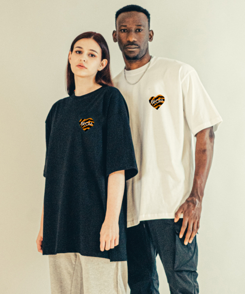 BEOM(ボム)の「アムールバンハートオーバーサイズTシャツブラック(Tシャツ/カットソー・メンズ・その他・2/1)」の4枚目の写真