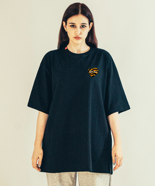 BEOM(ボム)の「アムールバンハートオーバーサイズTシャツブラック(Tシャツ/カットソー・メンズ・その他・2/1)」の5枚目の写真