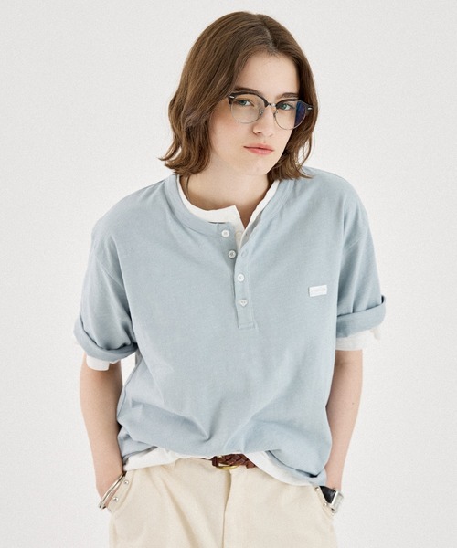 ONCILY（オンシェリー）の「HEART BUTTON SLUB HENLEY TEE / ハートボタン スラブヘンリーネックTEE（Tシャツ/カットソー・メンズ・アイボリー/オフホワイト/ネイビー/ブラック/ボルドー/ブルー・MEDIUM/LARGE/SMALL）」の5枚目の写真