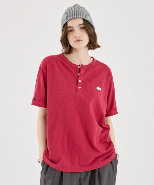 ONCILY（オンシェリー）の「HEART BUTTON SLUB HENLEY TEE / ハートボタン スラブヘンリーネックTEE（Tシャツ/カットソー・メンズ・アイボリー/オフホワイト/ネイビー/ブラック/ボルドー/ブルー・MEDIUM/LARGE/SMALL）」の6枚目の写真