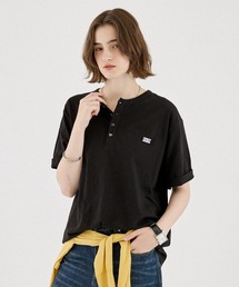 ONCILY（オンシェリー）の「HEART BUTTON SLUB HENLEY TEE / ハートボタン スラブヘンリーネックTEE（Tシャツ/カットソー）」