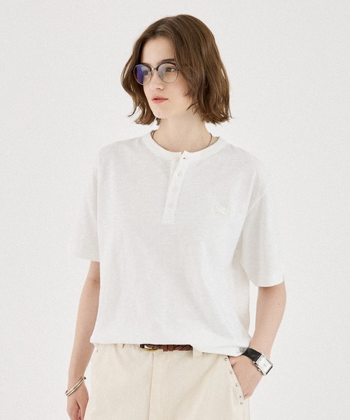ONCILY（オンシェリー）の「HEART BUTTON SLUB HENLEY TEE / ハートボタン スラブヘンリーネックTEE（Tシャツ/カットソー・メンズ・アイボリー/オフホワイト/ネイビー/ブラック/ボルドー/ブルー・MEDIUM/LARGE/SMALL）」の22枚目の写真