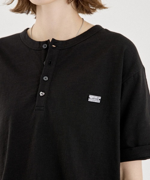 ONCILY（オンシェリー）の「HEART BUTTON SLUB HENLEY TEE / ハートボタン スラブヘンリーネックTEE（Tシャツ/カットソー・メンズ・アイボリー/オフホワイト/ネイビー/ブラック/ボルドー/ブルー・MEDIUM/LARGE/SMALL）」の15枚目の写真