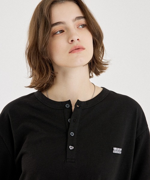 ONCILY（オンシェリー）の「HEART BUTTON SLUB HENLEY TEE / ハートボタン スラブヘンリーネックTEE（Tシャツ/カットソー・メンズ・アイボリー/オフホワイト/ネイビー/ブラック/ボルドー/ブルー・MEDIUM/LARGE/SMALL）」の16枚目の写真