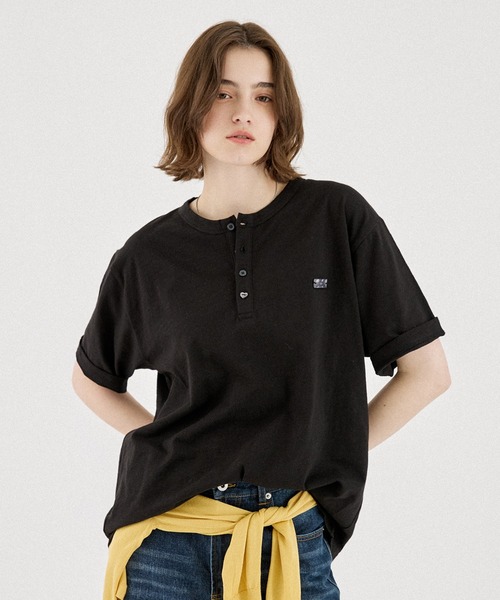 ONCILY（オンシェリー）の「HEART BUTTON SLUB HENLEY TEE / ハートボタン スラブヘンリーネックTEE（Tシャツ/カットソー・メンズ・アイボリー/オフホワイト/ネイビー/ブラック/ボルドー/ブルー・MEDIUM/LARGE/SMALL）」の14枚目の写真