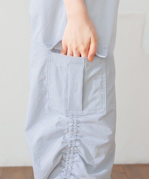 Honeys(ハニーズ)の「脇ドロストカーゴパンツ(カーゴパンツ・レディース・サックスブルー系1/ホワイト/ライトピンク/ブラック・L/M/S/SS)」の5枚目の写真