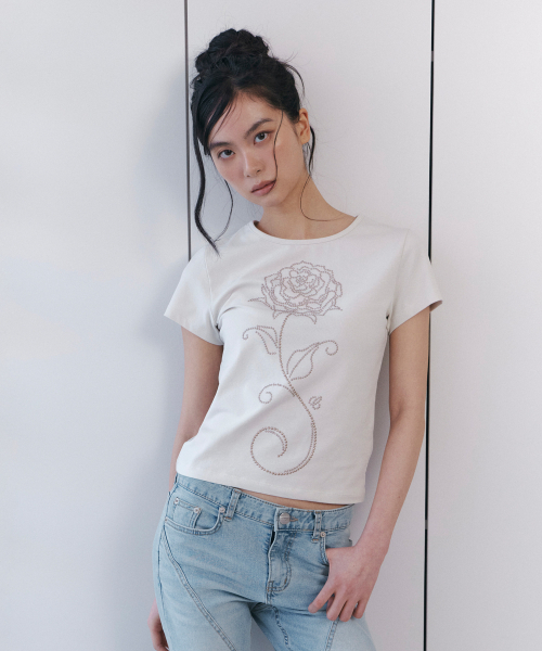 CURETTY(キュリティ)の「C ROSE HOTFIX SLIM T-SHIRT_BEIGE(Tシャツ/カットソー・レディース・Beige・SMALL)」の3枚目の写真