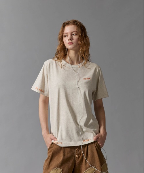 CIVVY.（シヴィ―）の「Hand Stitch T-Shirt - ハンドステッチTシャツ -（Tシャツ/カットソー・メンズ・レッド/アイボリー/ネイビー・MEDIUM/LARGE）」の2枚目の写真
