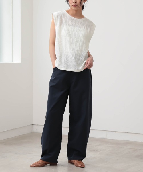 for/c（フォーシー）の「シャーリングノースリーブトップス【サスティナブル】（シャツ/ブラウス・レディース・ブラウン/オフホワイト/ブラック・L/M）」の10枚目の写真