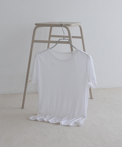 A part by(アパートバイ)の「ソフトシアーTシャツ(Tシャツ/カットソー・レディース・ブラック/ライトイエロー/オフホワイト/グレー系その他2・FREE)」の2枚目の写真