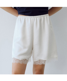 Silky lace banding shorts