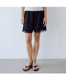 Silky lace banding shorts