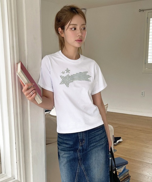 UNE MANSION(ユヌマンション)の「ストライプスターワッペンラウンドネック半袖Tシャツカットソー(Tシャツ/カットソー・レディース・ネイビー/チャコールグレー/ホワイト・FREE)」の2枚目の写真