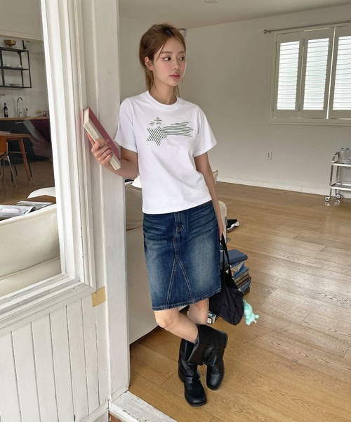UNE MANSION(ユヌマンション)の「ストライプスターワッペンラウンドネック半袖Tシャツカットソー(Tシャツ/カットソー・レディース・ネイビー/チャコールグレー/ホワイト・FREE)」の8枚目の写真