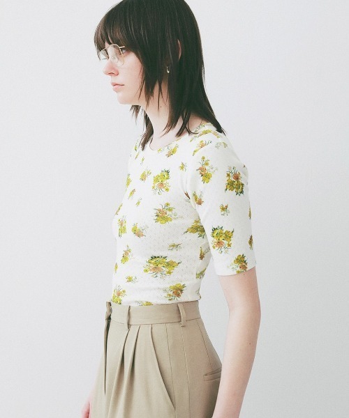 CLANE（クラネ）の「CLANE/クラネ/BACK OPEN FLOWER TOPS（Tシャツ/カットソー・レディース・イエロー/レッド・1）」の5枚目の写真