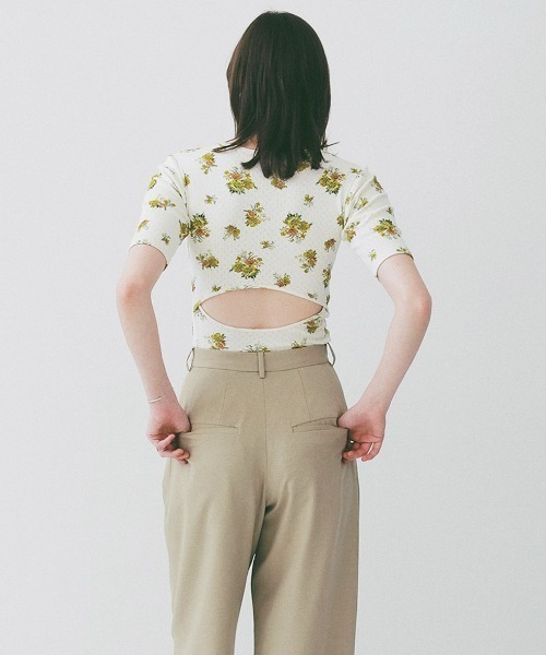 CLANE（クラネ）の「CLANE/クラネ/BACK OPEN FLOWER TOPS（Tシャツ/カットソー・レディース・イエロー/レッド・1）」の9枚目の写真