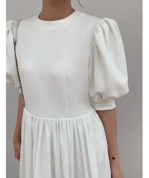 BIRTHDAY BASH(バースデイバッシュ)の「VOLUME SLEEVE DOCKING SHEER DRESS(ボリュームスリーブドッキングシアードレス)(ワンピース・レディース・ホワイト/ブラック・S/M)」の4枚目の写真